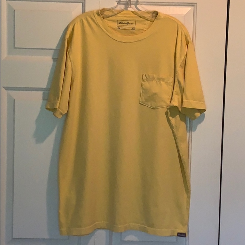 Eddie Bauer T-Shirt w/ front pocket